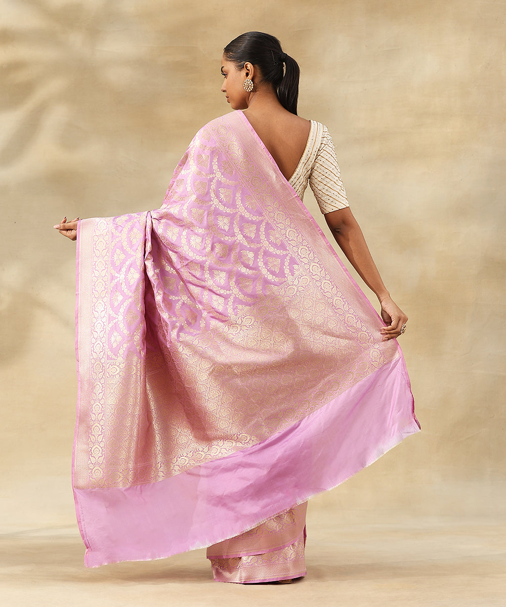 Mauve_Pure_Katan_Silk_Handloom_Banarasi_Saree_With_All_Over_Zari_Jaal_In_Cutwork_Weave_WeaverStory_03
