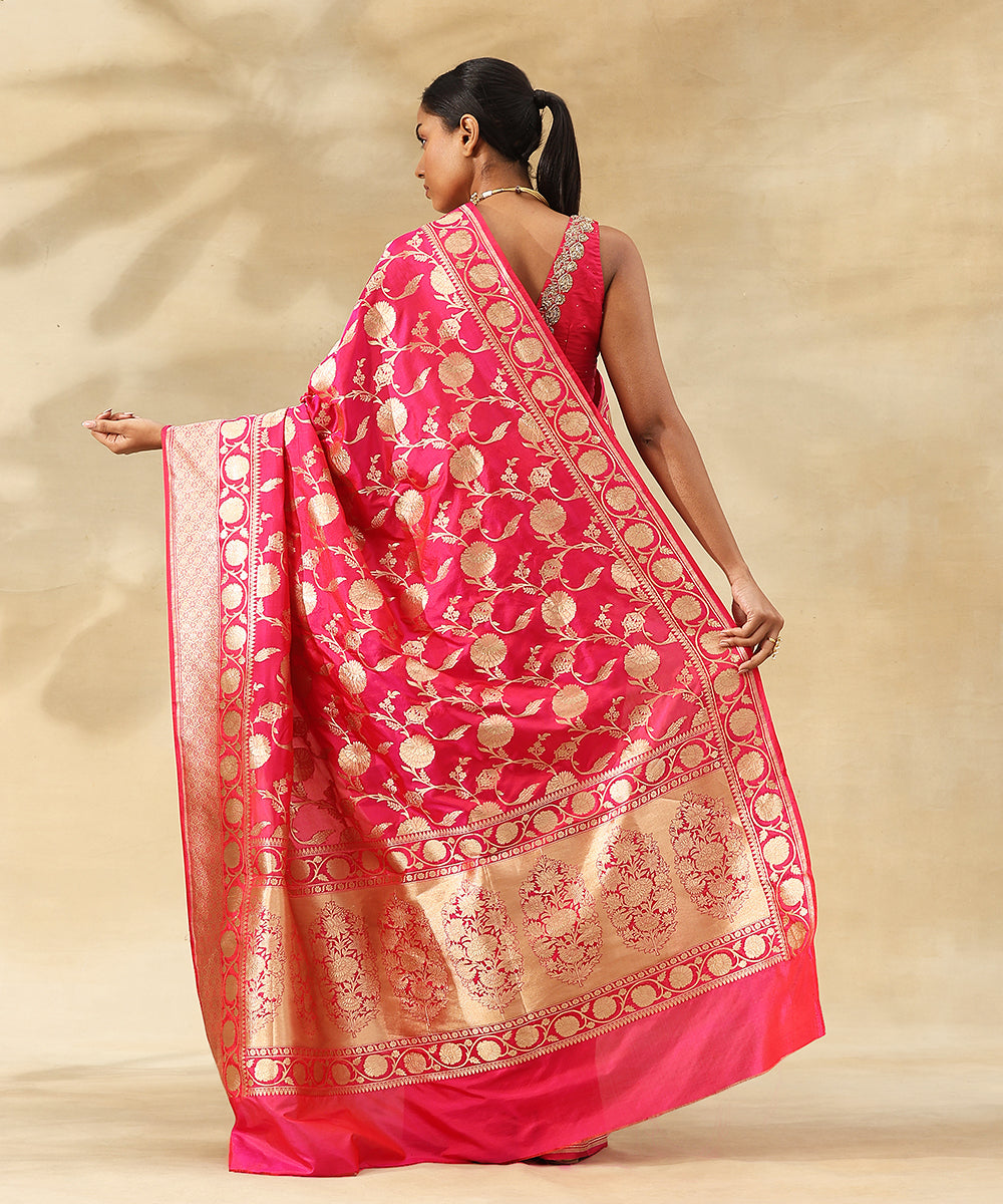 Handloom_Hot_Pink_Pure_Katan_Silk_Banarasi_Saree_With_All_Over_Floral_Zari_Jaal_WeaverStory_03