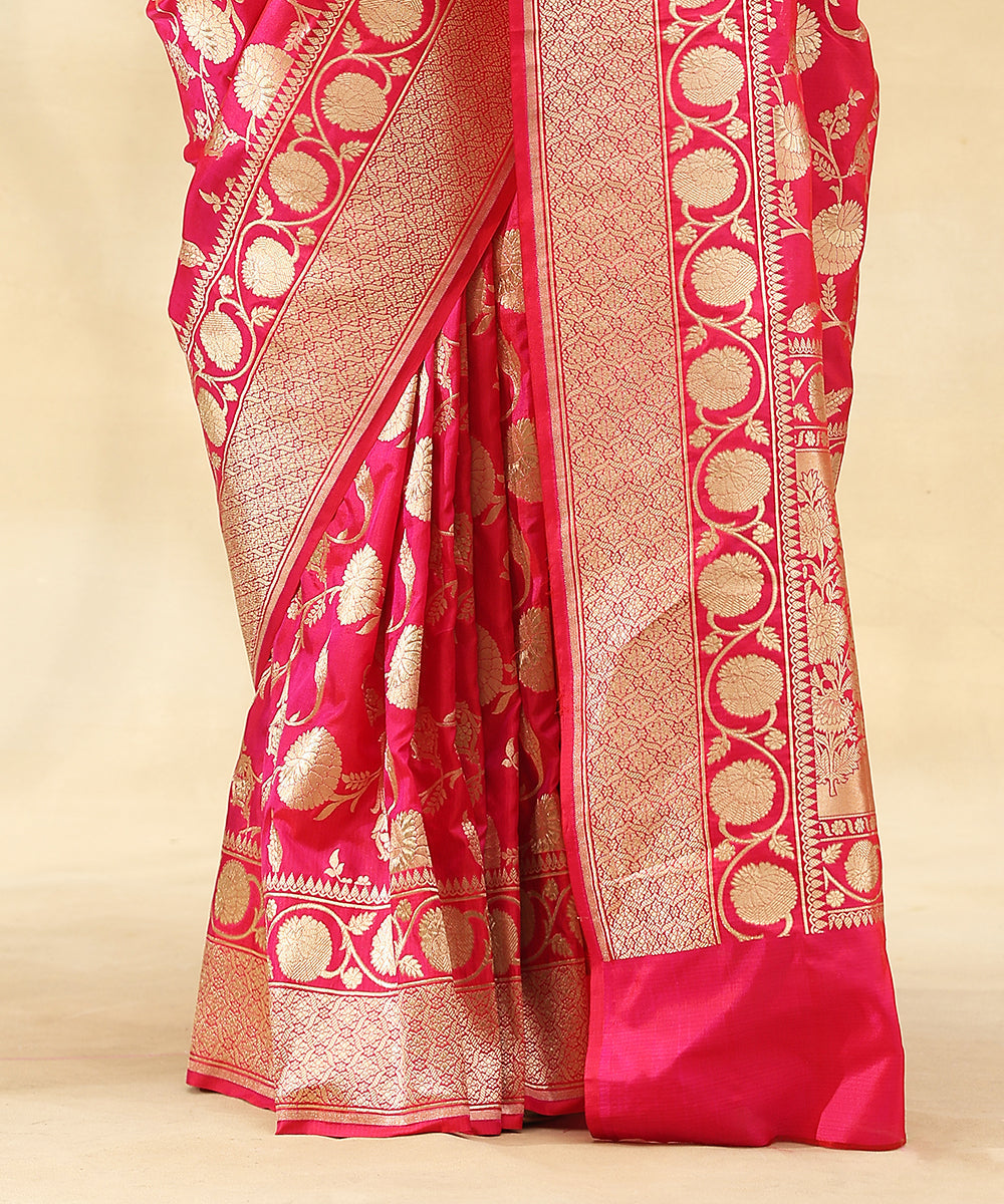 Handloom_Hot_Pink_Pure_Katan_Silk_Banarasi_Saree_With_All_Over_Floral_Zari_Jaal_WeaverStory_04