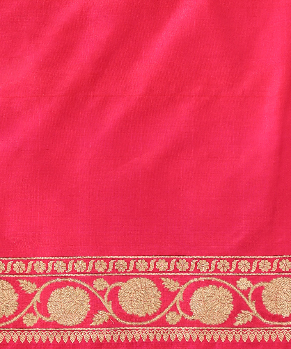 Handloom_Hot_Pink_Pure_Katan_Silk_Banarasi_Saree_With_All_Over_Floral_Zari_Jaal_WeaverStory_05