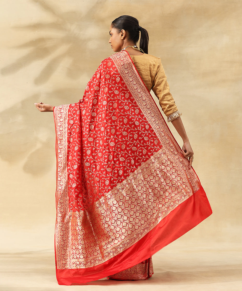 Red_Handloom_Pure_Katan_Silk_Banarasi_Saree_With_All_Over_Floral_Zari_Jaal_WeaverStory_03