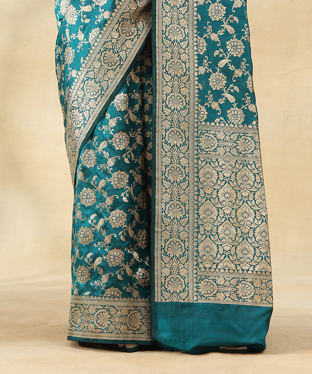 Cobalt_Blue_And_Purple_Handloom_Pure_Katan_Silk_Banarasi_Saree_With_All_Over_Zari_Jaal_WeaverStory_04