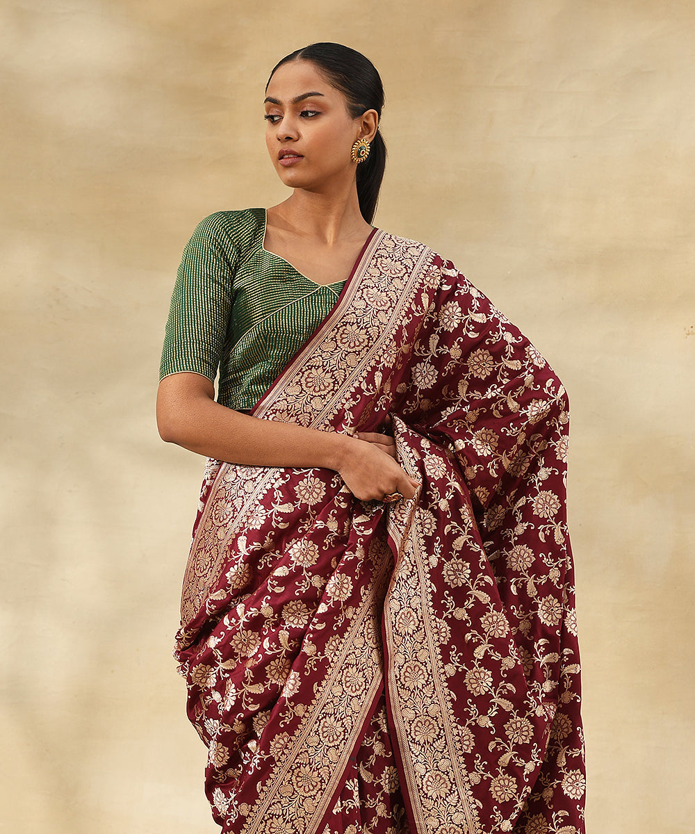 Wine_Purple_Handloom_Pure_Katan_Silk_Banarasi_Saree_With_All_Over_Zari_Jaal_WeaverStory_01