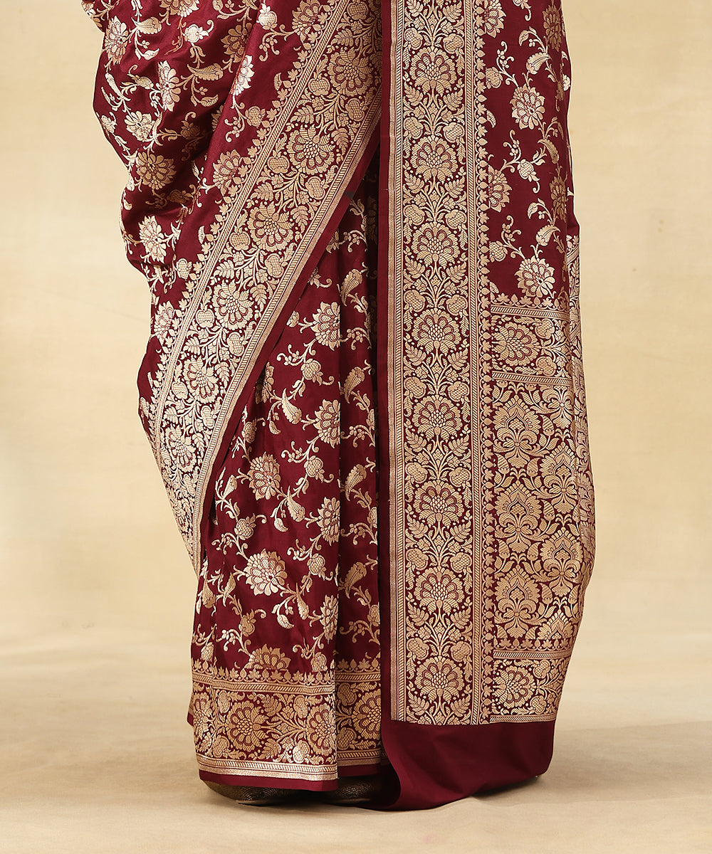 Wine_Purple_Handloom_Pure_Katan_Silk_Banarasi_Saree_With_All_Over_Zari_Jaal_WeaverStory_04