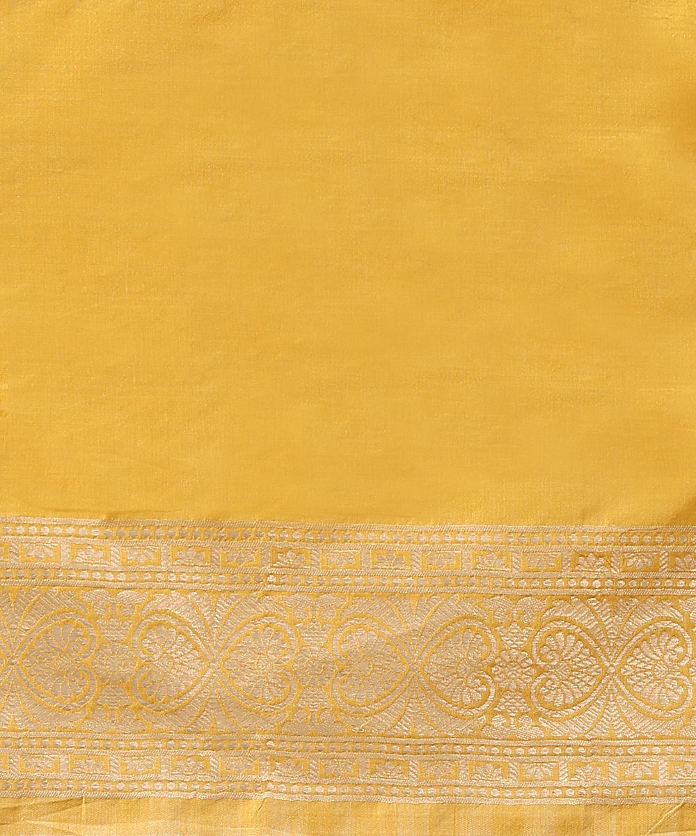 Mustard_Pure_Katan_Silk_Handloom_Banarasi_Saree_With_Zari_Jaal_With_Flowers_WeaverStory_05