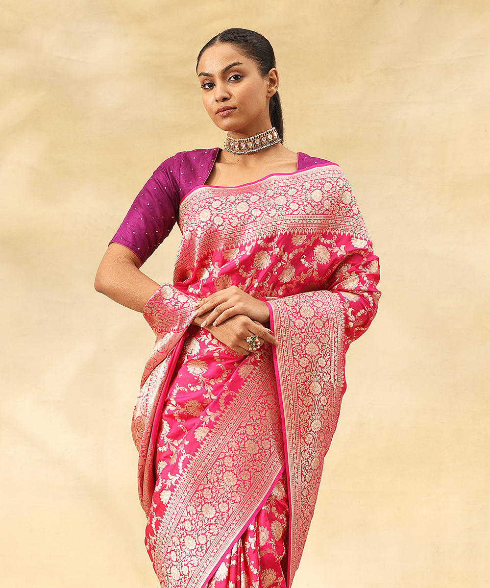 Magenta_Handloom_Pure_Katan_Silk_Banarasi_Saree_With_Zari_Jaal_And_Flowers_WeaverStory_01