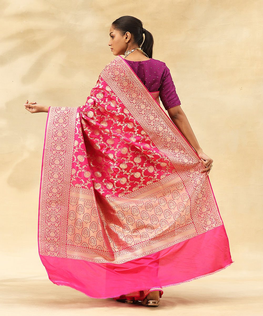 Magenta_Handloom_Pure_Katan_Silk_Banarasi_Saree_With_Zari_Jaal_And_Flowers_WeaverStory_03
