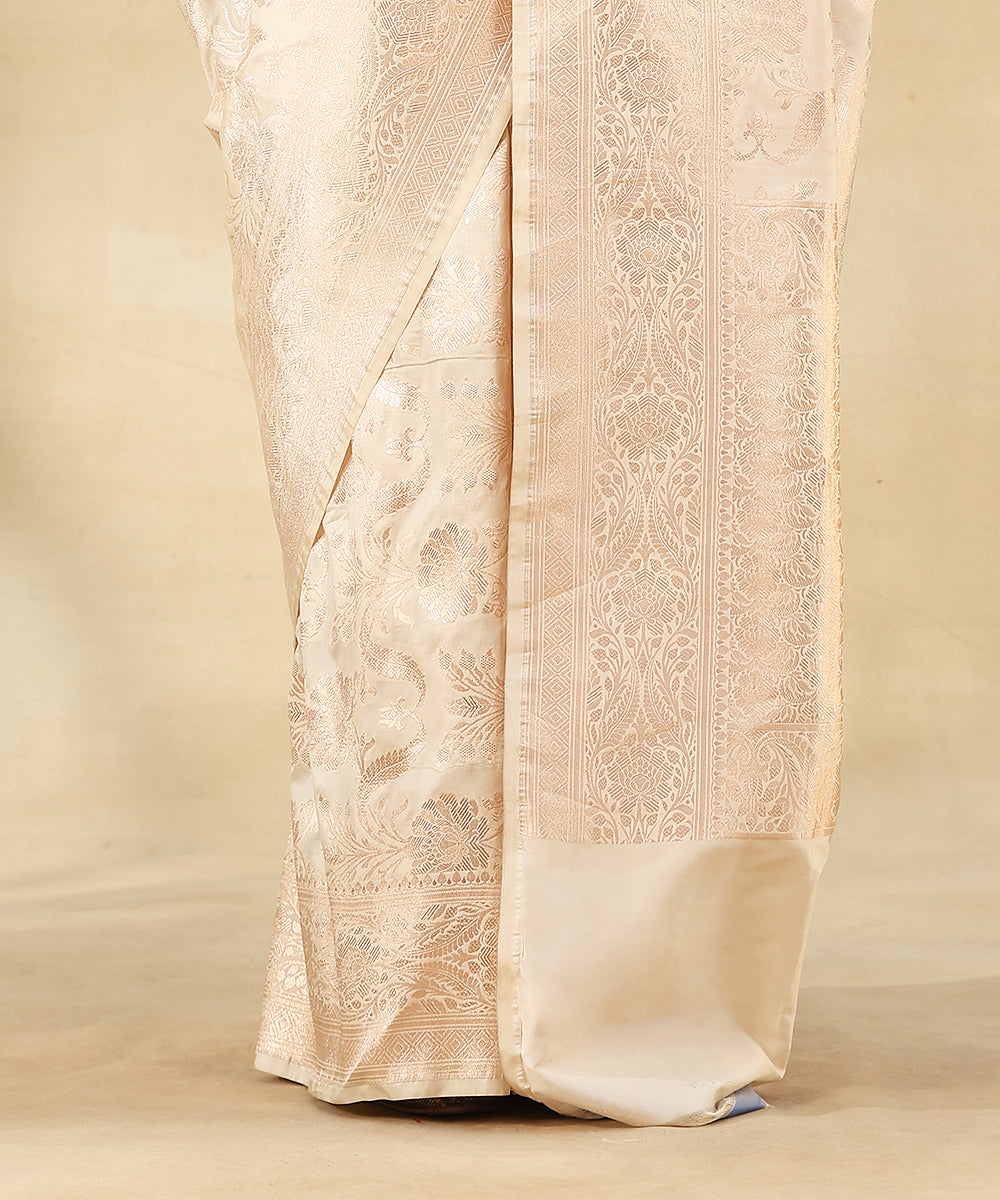Offwhite_Handloom_Pure_Katan_Silk_Banarasi_Saree_With_Zari_Jaal_And_Flowers_WeaverStory_04