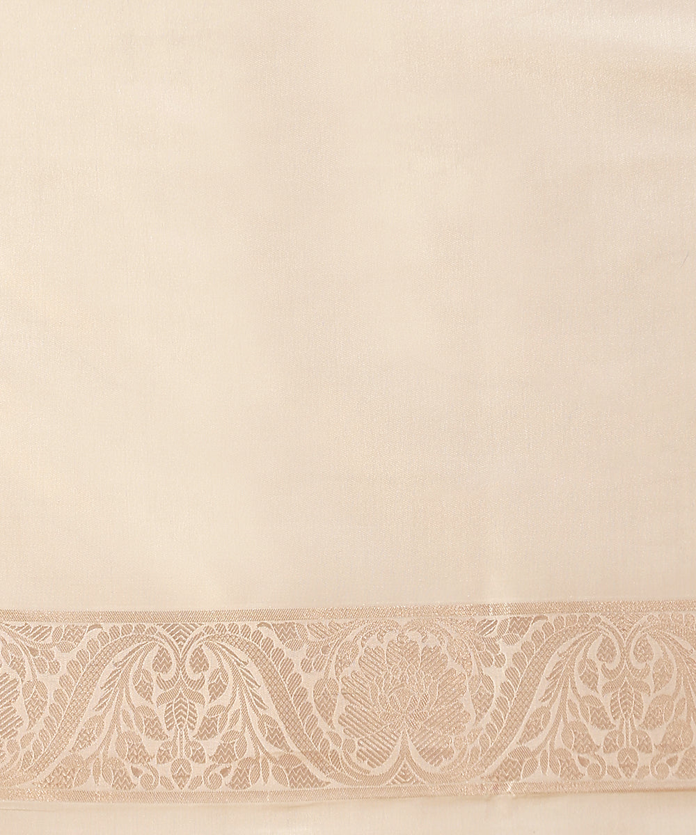 Offwhite_Handloom_Pure_Katan_Silk_Banarasi_Saree_With_Zari_Jaal_And_Flowers_WeaverStory_05