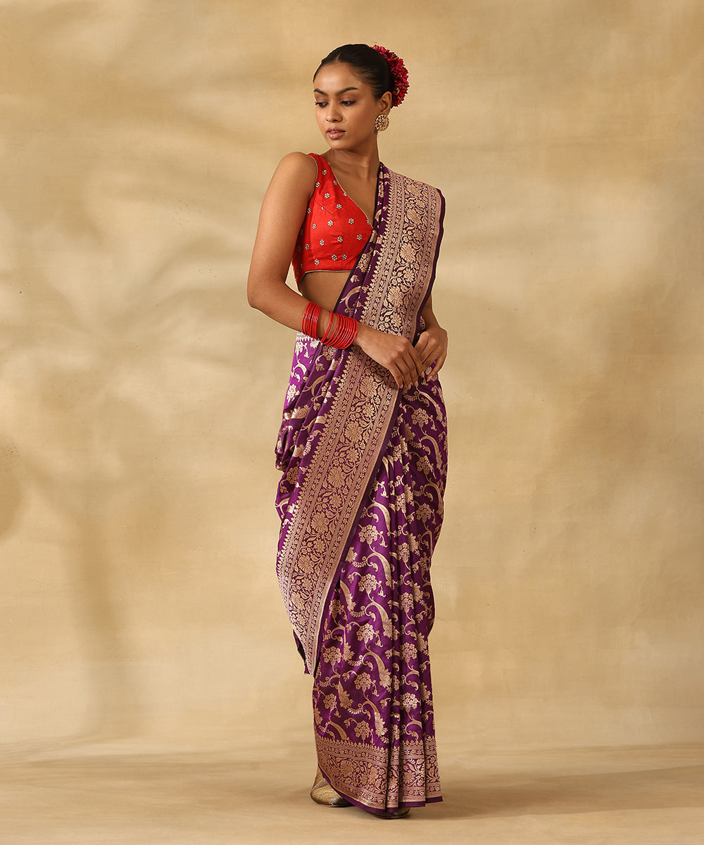 Handloom_Wine_Dual_Tone_Pure_Katan_Silk_Banarasi_Saree_With_Zari_Jaal_And_Flowers_WeaverStory_02