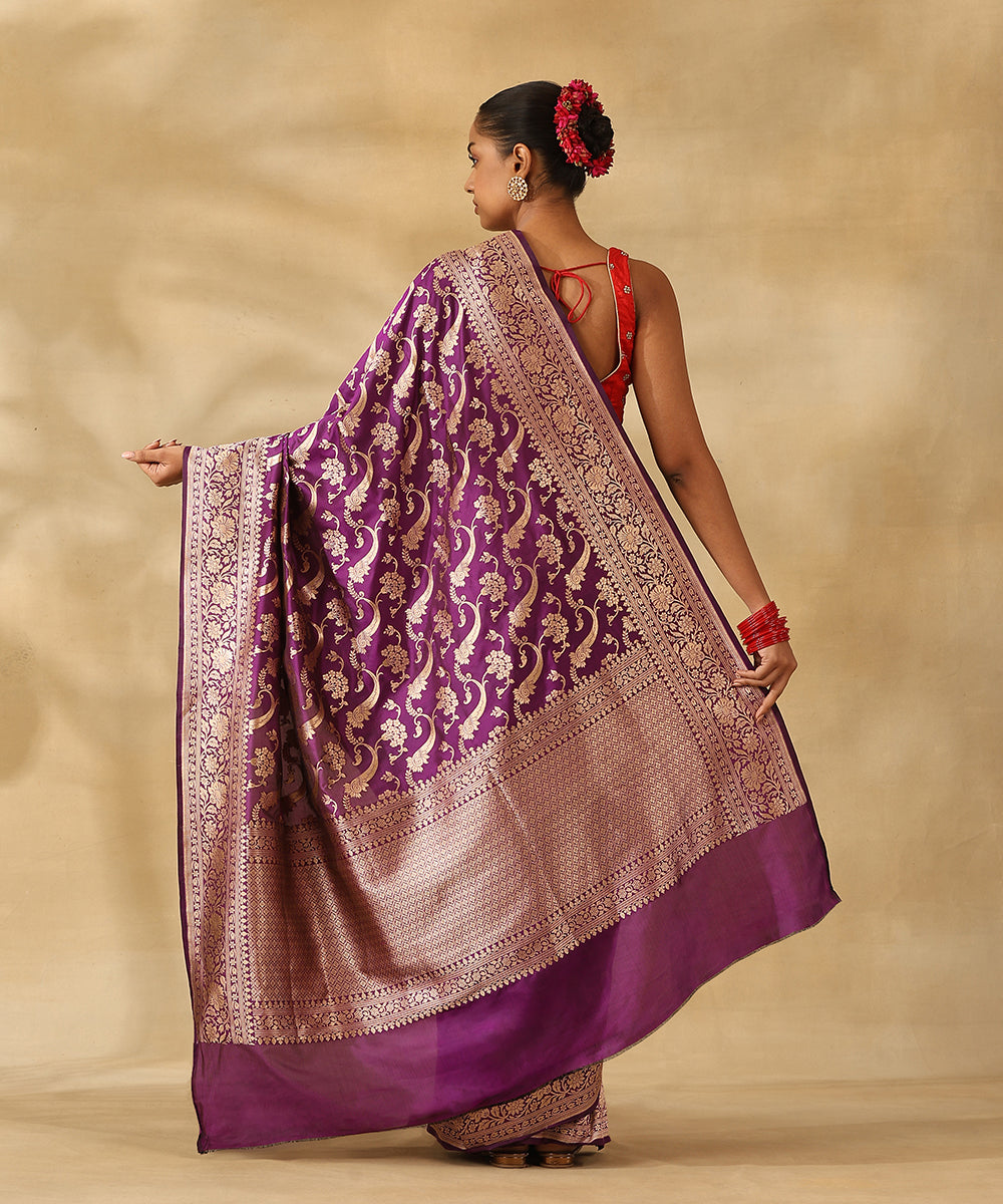 Handloom_Wine_Dual_Tone_Pure_Katan_Silk_Banarasi_Saree_With_Zari_Jaal_And_Flowers_WeaverStory_03