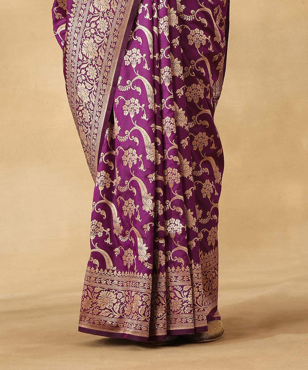Handloom_Wine_Dual_Tone_Pure_Katan_Silk_Banarasi_Saree_With_Zari_Jaal_And_Flowers_WeaverStory_04