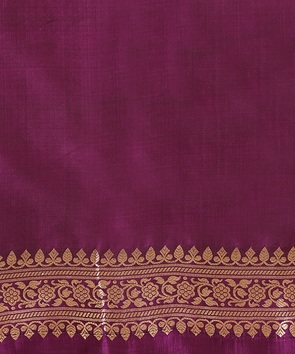 Handloom_Wine_Dual_Tone_Pure_Katan_Silk_Banarasi_Saree_With_Zari_Jaal_And_Flowers_WeaverStory_05