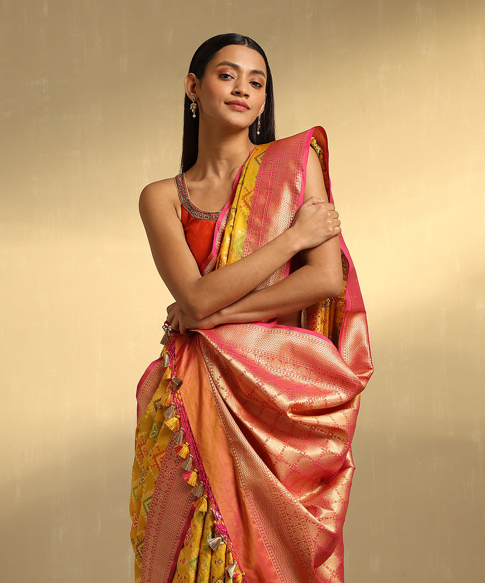 Handloom_Mustard_Pure_Katan_Silk_Meenakari_Banarasi_Patola_Saree_With_Pink_Border_WeaverStory_02