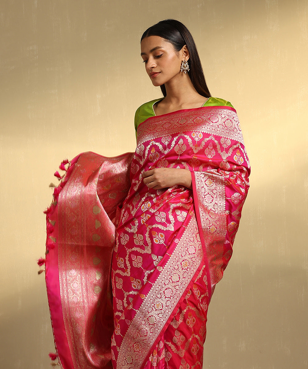 Handloom_Hot_Pink_Pure_Katan_Silk_Jangla_Banarasi_Saree_With_Meenakari_Bel_WeaverStory_02