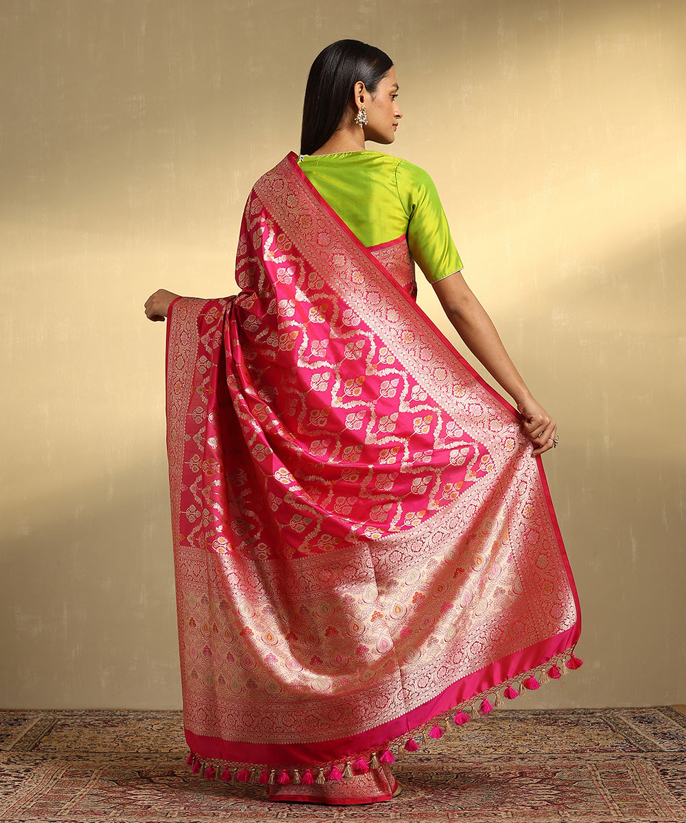 Handloom_Hot_Pink_Pure_Katan_Silk_Jangla_Banarasi_Saree_With_Meenakari_Bel_WeaverStory_03