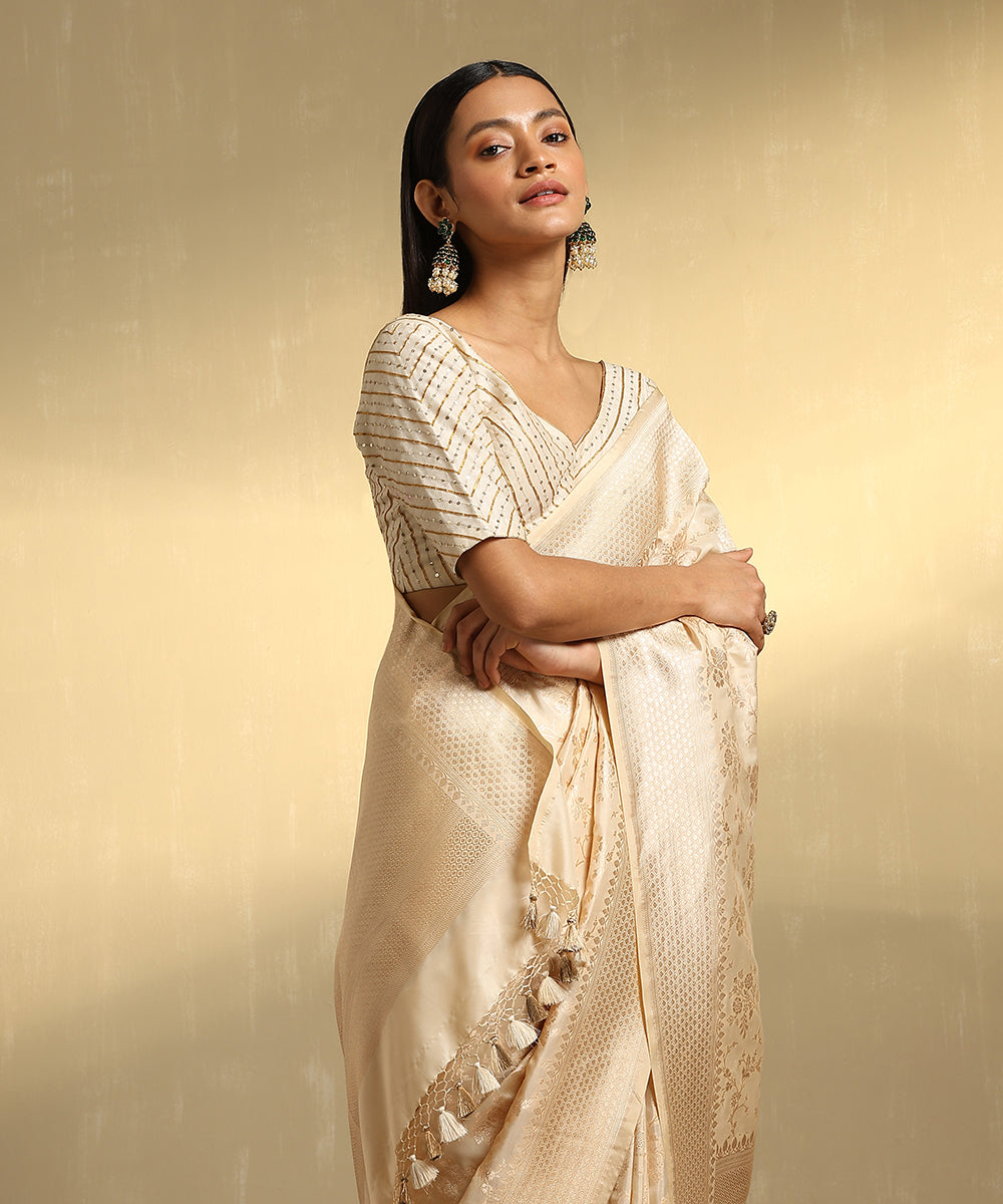 Handloom_Offwhite_Pure_Katan_Silk_Jangla_Banarasi_Saree_With_Cutwork_Weave_WeaverStory_02
