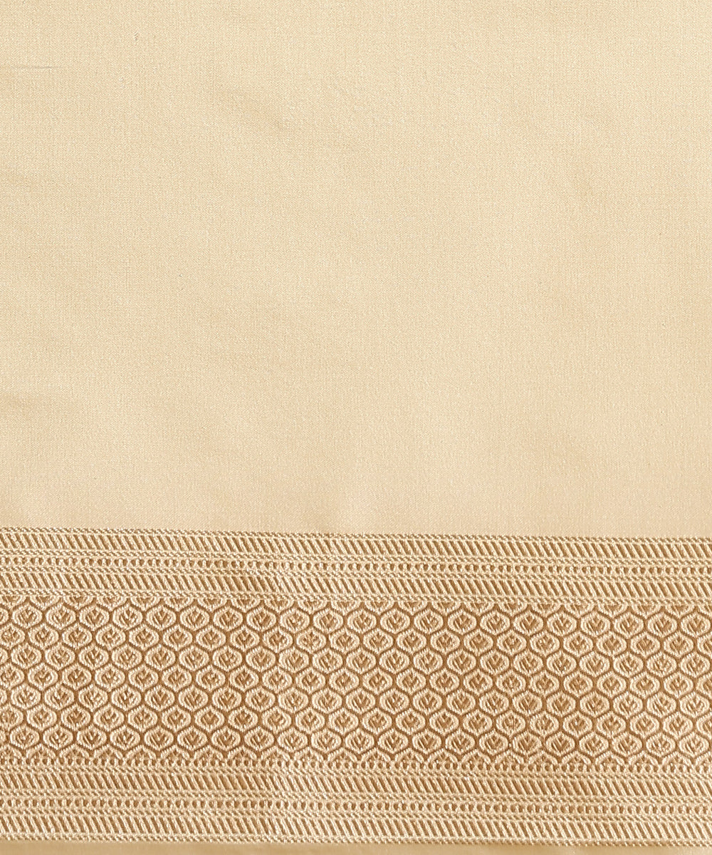 Handloom_Offwhite_Pure_Katan_Silk_Jangla_Banarasi_Saree_With_Cutwork_Weave_WeaverStory_05