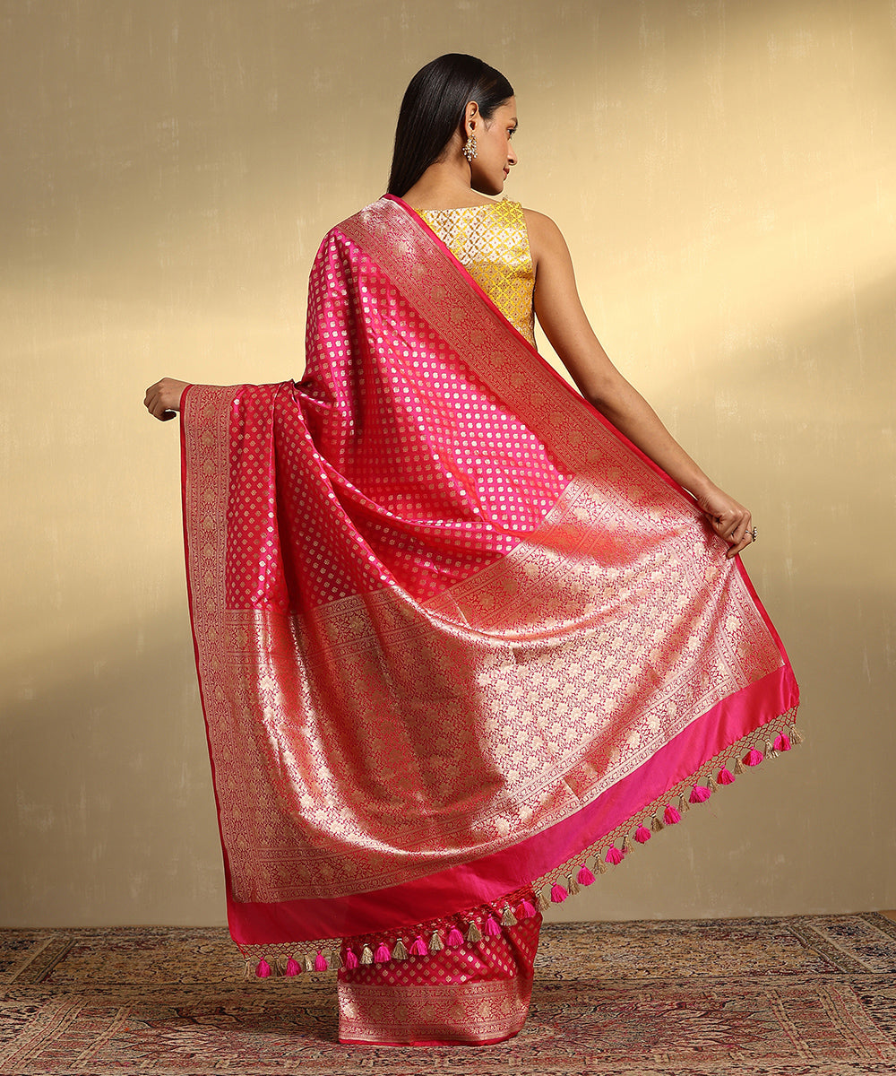 Handloom_Pink_Pure_Katan_Silk_Jangla_Banarasi_Saree_With_Cutwork_Booti_WeaverStory_03