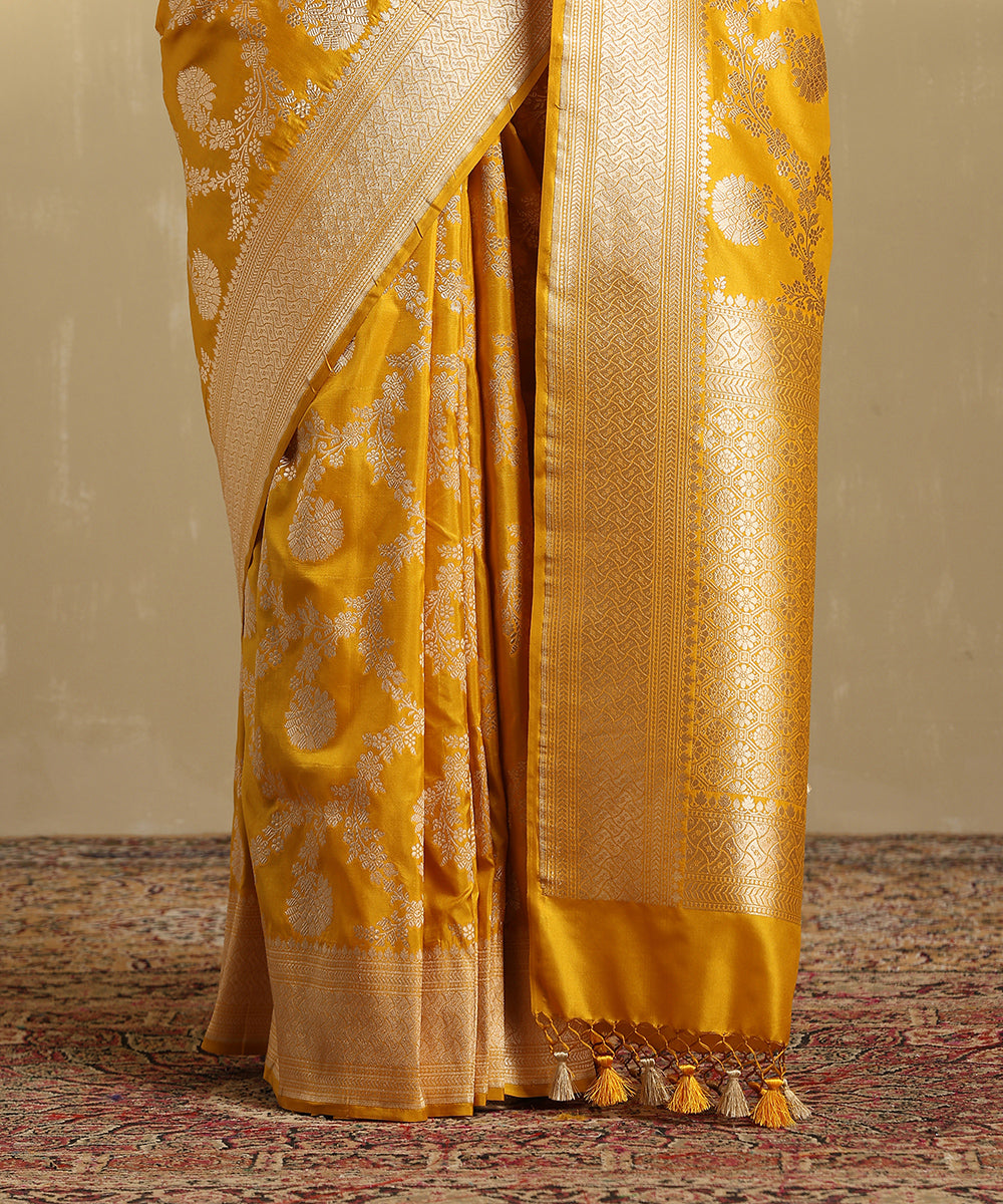 Handloom_Mustard_Pure_Katan_Silk_Jangla_Banarasi_Saree_With_Cutwork_Weave_WeaverStory_04
