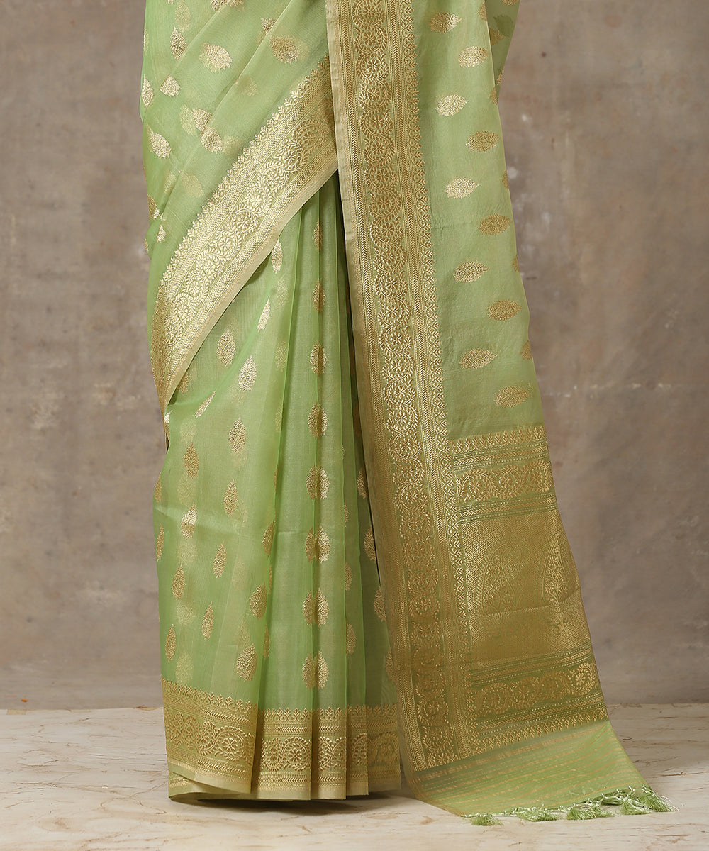 Light_Green_Handloom_Kora_Silk_Banarasi_Saree_With_Kadhwa_Booti_WeaverStory_04