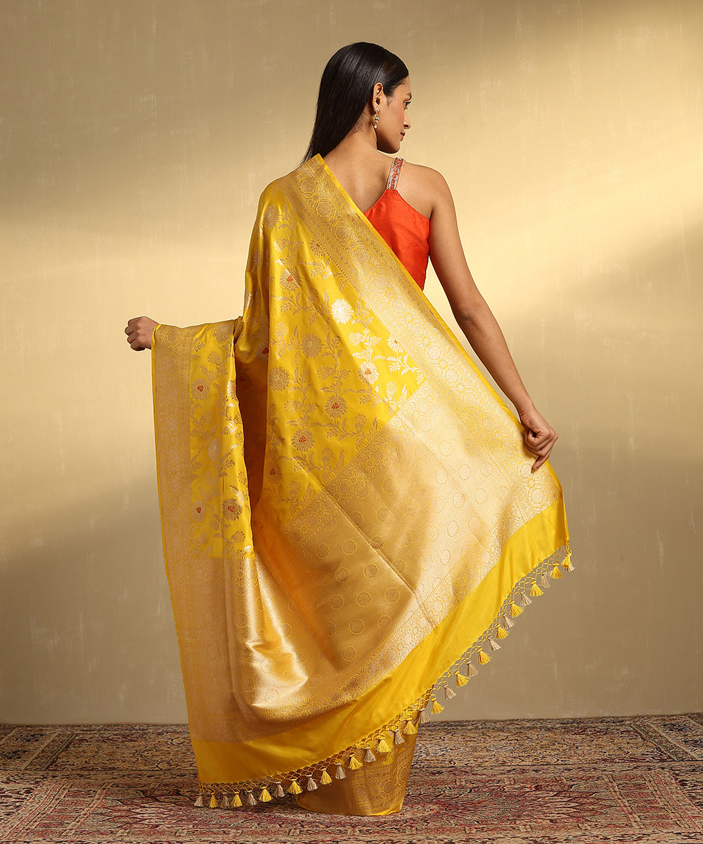 Handloom_Mustard_Pure_Katan_Silk_Jangla_Banarasi_Saree_With_Meenakari_WeaverStory_03