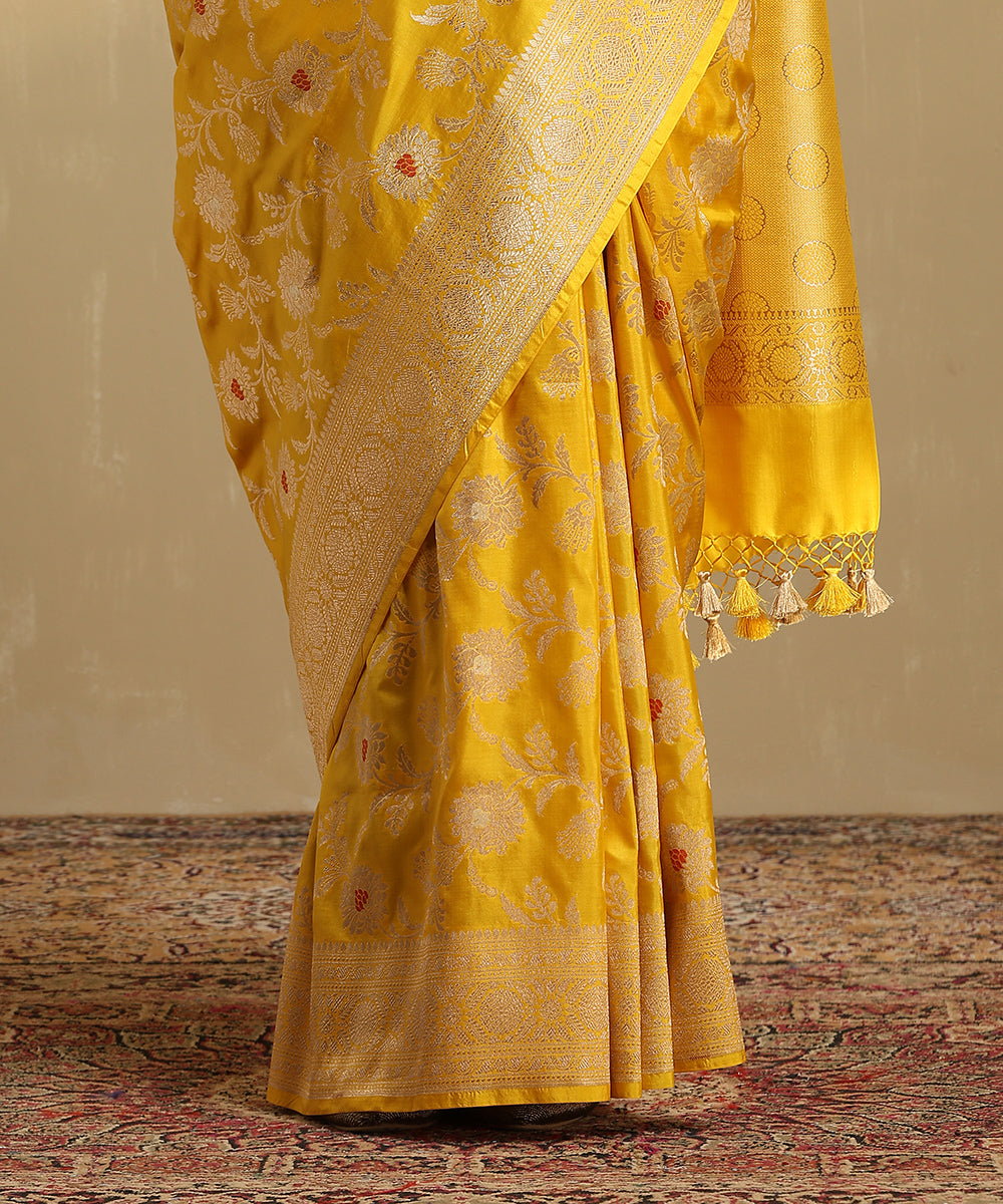 Handloom_Mustard_Pure_Katan_Silk_Jangla_Banarasi_Saree_With_Meenakari_WeaverStory_04