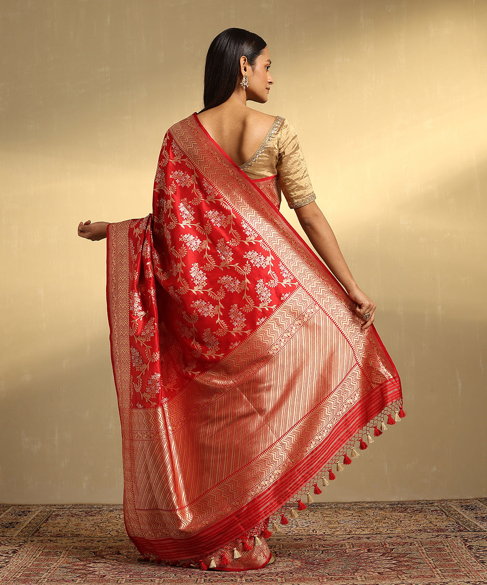 Handloom_Red_Pure_Katan_Silk_Banarasi_Saree_With_Floral_Jaal_In_Gold_And_Silver_Zari_WeaverStory_03