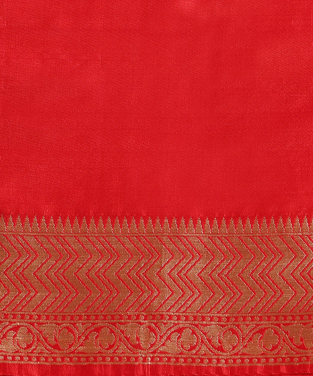 Handloom_Red_Pure_Katan_Silk_Banarasi_Saree_With_Floral_Jaal_In_Gold_And_Silver_Zari_WeaverStory_05