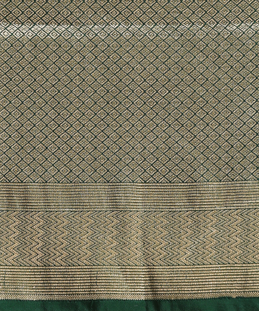 Handloom_Green_Pure_Katan_Silk_Banarasi_Saree_With_Floral_Meenakari_Booti_WeaverStory_05
