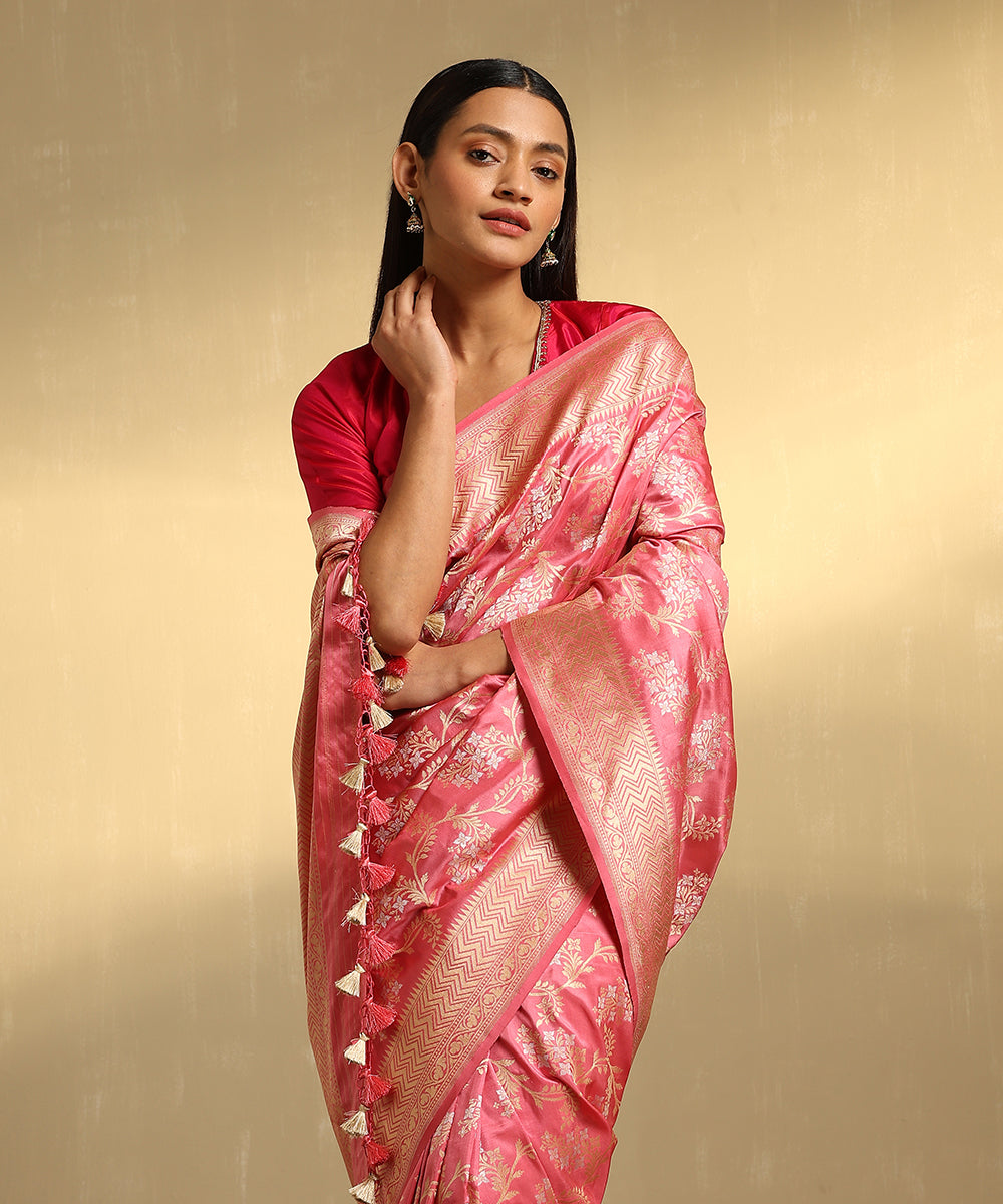 Rose_Pink_Handloom_Pure_Katan_Silk_Banarasi_Saree_With_Floral_Jaal_In_Gold_And_Silver_Zari_WeaverStory_02