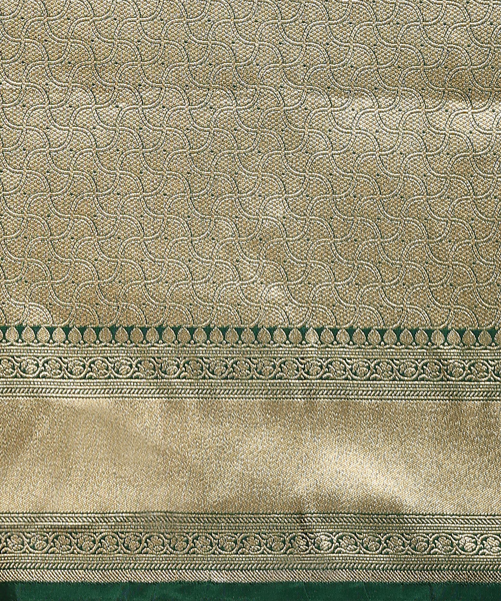 Bottle_Green_Handloom_Pure_Katan_Silk_Banarasi_Saree_With_Floral_Jaal_In_Gold_And_Silver_Zari_WeaverStory_05