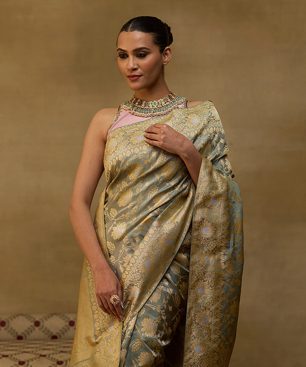 Pista_Green_And_Gold_Tissue_Pure_Katan_Silk_Handloom_Kadhwa_Banarasi_Jangla_Saree_WeaverStory_01