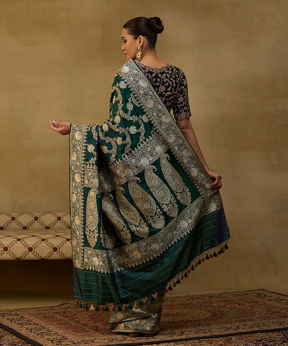 Dark_Green_Handloom_Pure_Katan_Silk_Kadhwa_Banarasi_Saree_With_Gold_And_Silver_Zari_WeaverStory_03