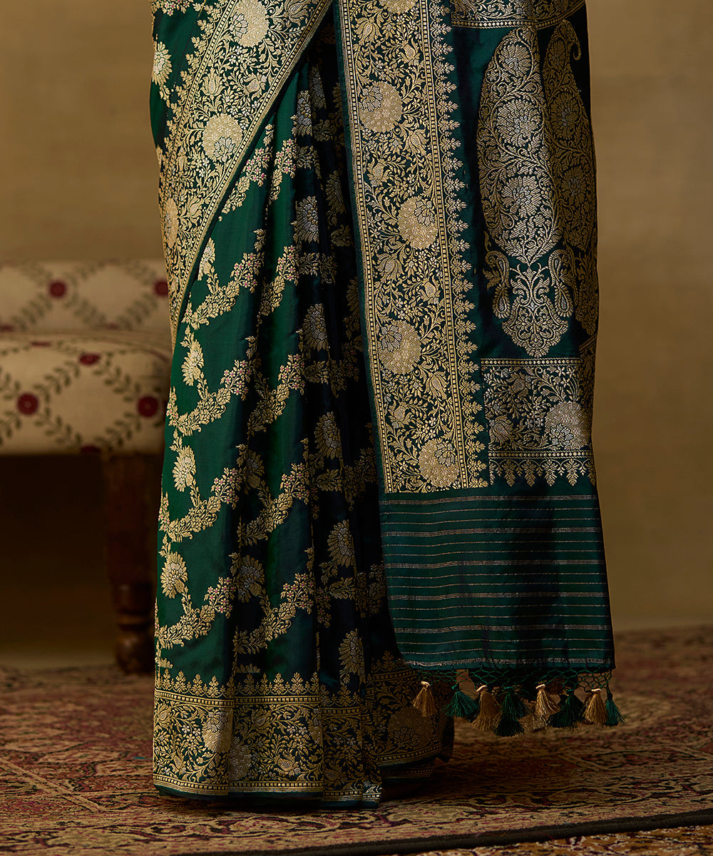 Dark_Green_Handloom_Pure_Katan_Silk_Kadhwa_Banarasi_Saree_With_Gold_And_Silver_Zari_WeaverStory_04