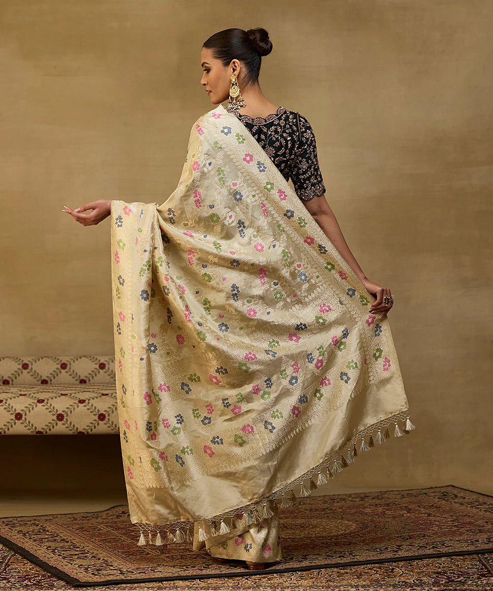 Biege_And_Silver_Handloom_Tissue_Katan_Kadhwa_Banarasi_Saree_With_Meenakari_Jaal_WeaverStory_03