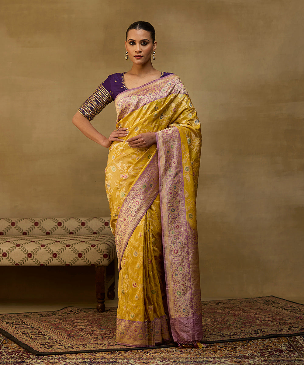 Handloom_Mustard_And_Gold_Tissue_Pure_Katan_Silk_Kadhwa_Banarasi_Saree_With_Mauve_Meenakari_Border_WeaverStory_02