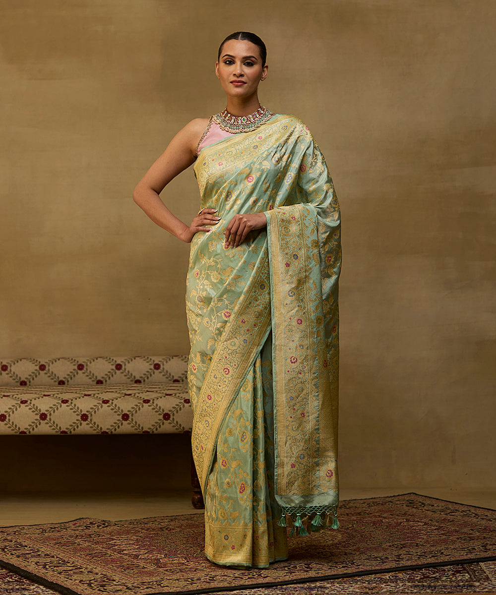 Powder_Blue_And_Gold_Handloom_Tissue_Silk_Banarasi_Saree_With_Kadhwa_Meenakari_Jaal_WeaverStory_02