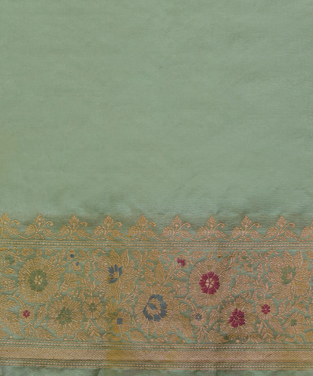 Powder_Blue_And_Gold_Handloom_Tissue_Silk_Banarasi_Saree_With_Kadhwa_Meenakari_Jaal_WeaverStory_05