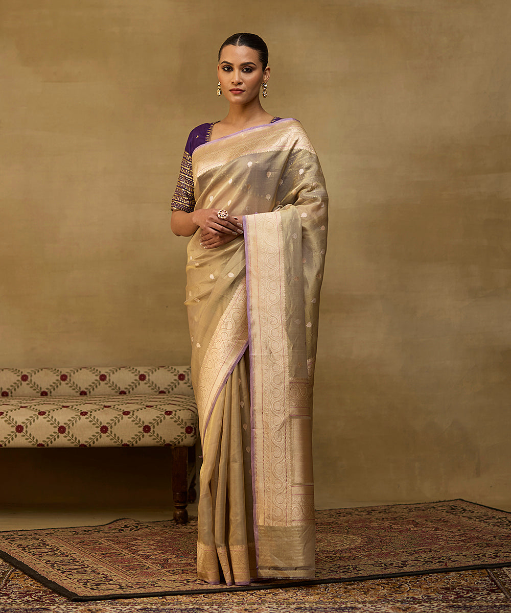 Beige_And_Gold_Handloom_Pure_Tissue_Silk_Banarasi_Saree_With_Kadhwa_Boota_And_Lilac_Selvedge_WeaverStory_02