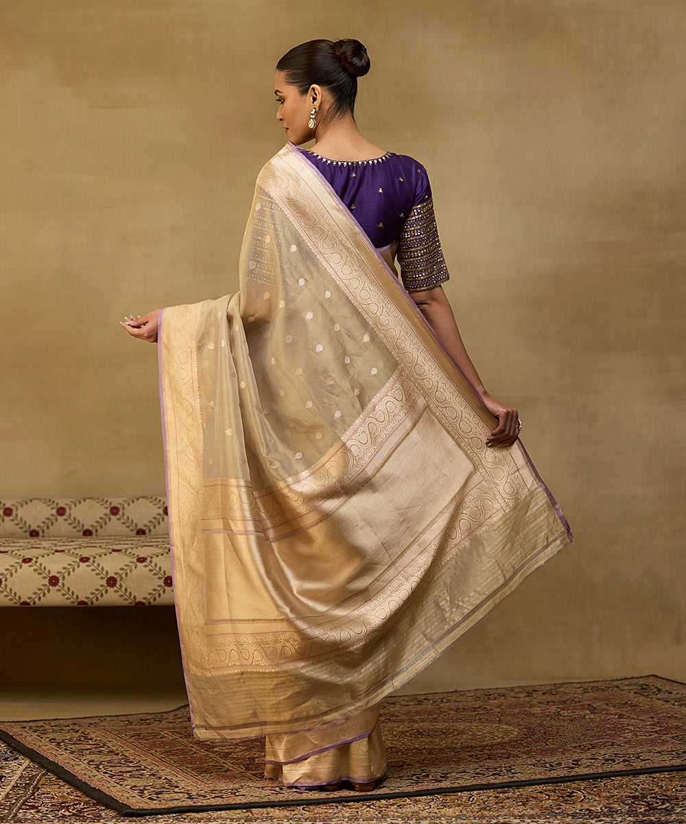 Beige_And_Gold_Handloom_Pure_Tissue_Silk_Banarasi_Saree_With_Kadhwa_Boota_And_Lilac_Selvedge_WeaverStory_03
