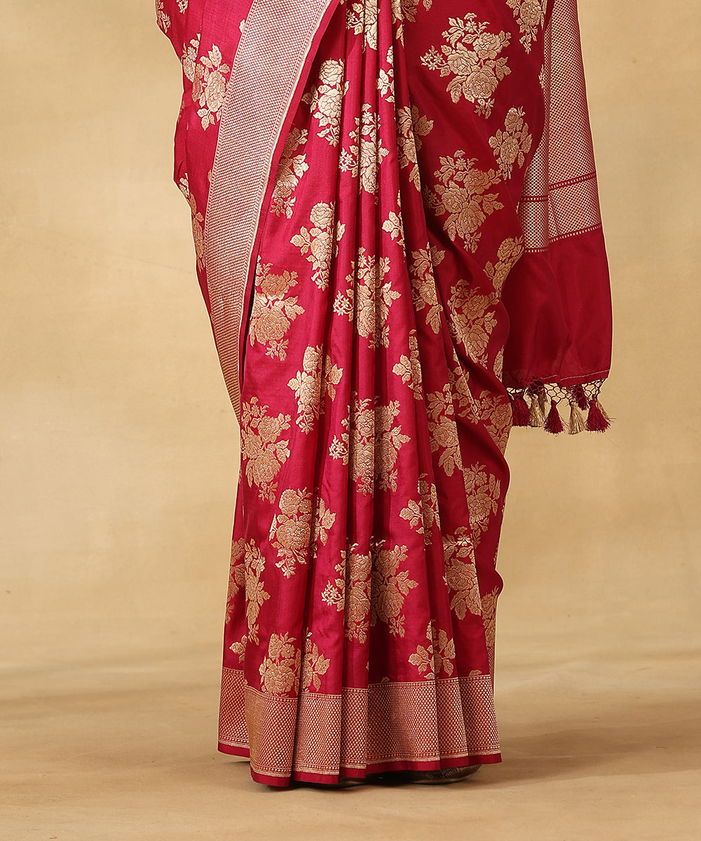 Pink_Handloom_Pure_Katan_Silk_Banarasi_Saree_With_Champagne_Gold_Zari_Floral_Bunches_WeaverStory_04