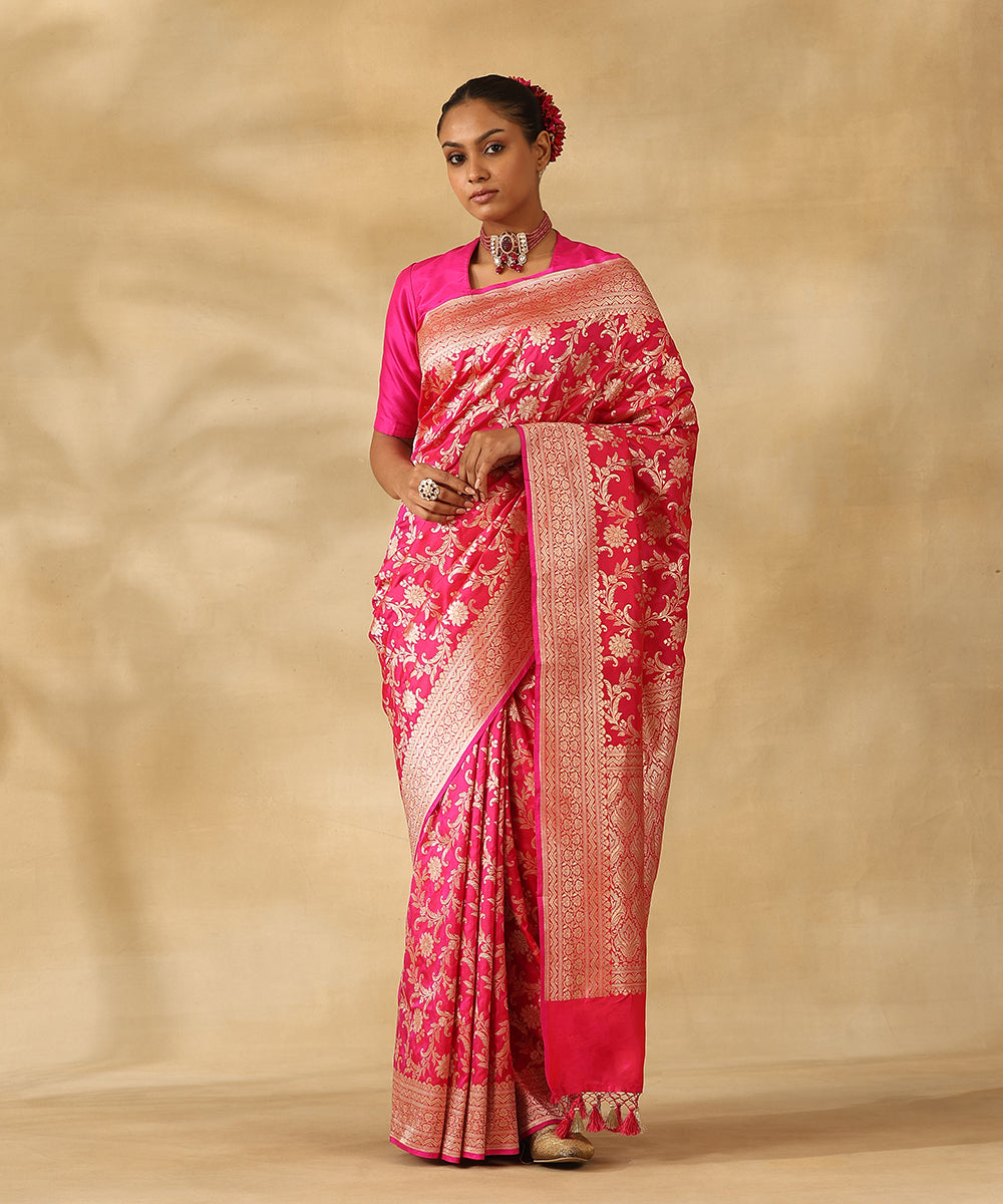 Handloom_Fuchsia_Pink_Pure_Katan_Silk_Banarasi_Saree_With_Champagne_Gold_Zari_Cutwork_Floral_Jaal_WeaverStory_02