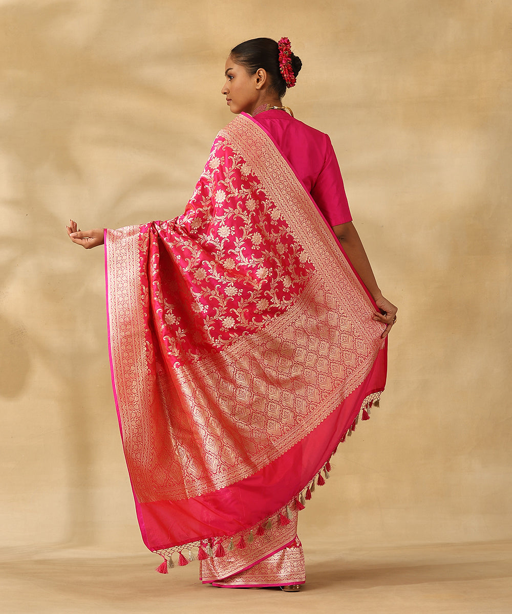 Handloom_Fuchsia_Pink_Pure_Katan_Silk_Banarasi_Saree_With_Champagne_Gold_Zari_Cutwork_Floral_Jaal_WeaverStory_03