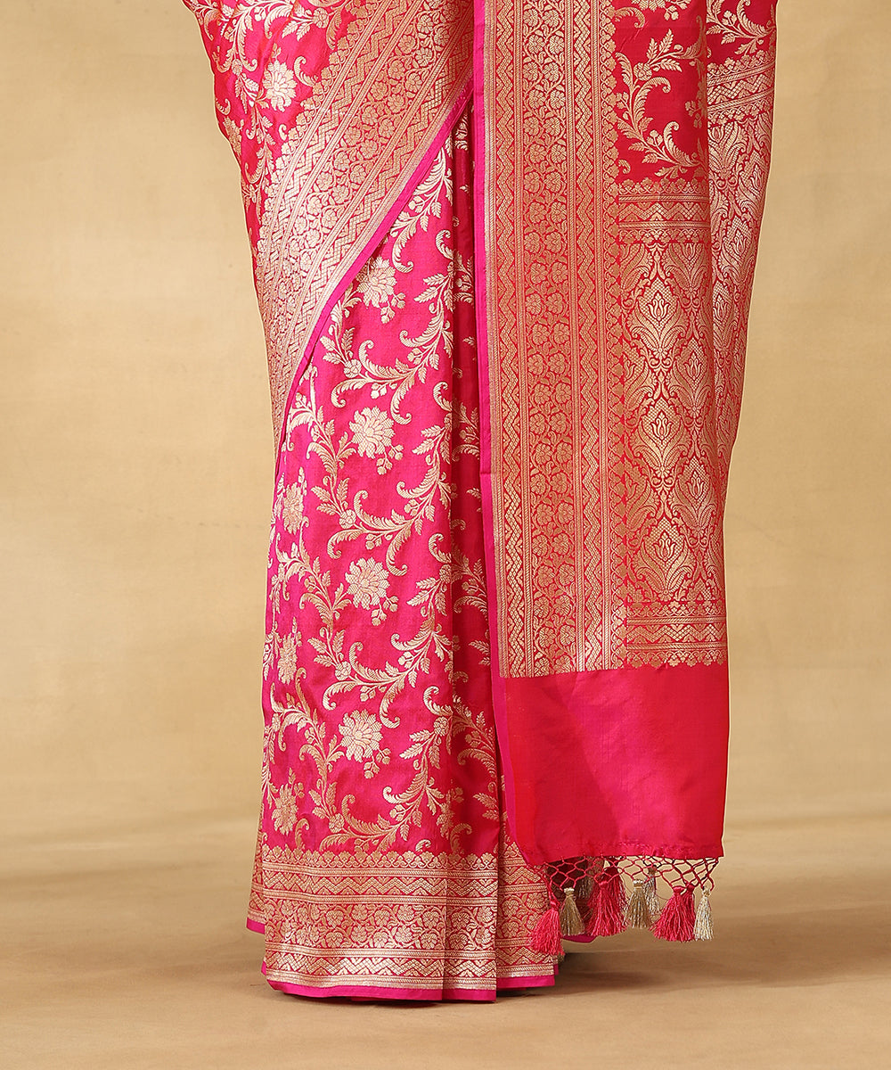 Handloom_Fuchsia_Pink_Pure_Katan_Silk_Banarasi_Saree_With_Champagne_Gold_Zari_Cutwork_Floral_Jaal_WeaverStory_04