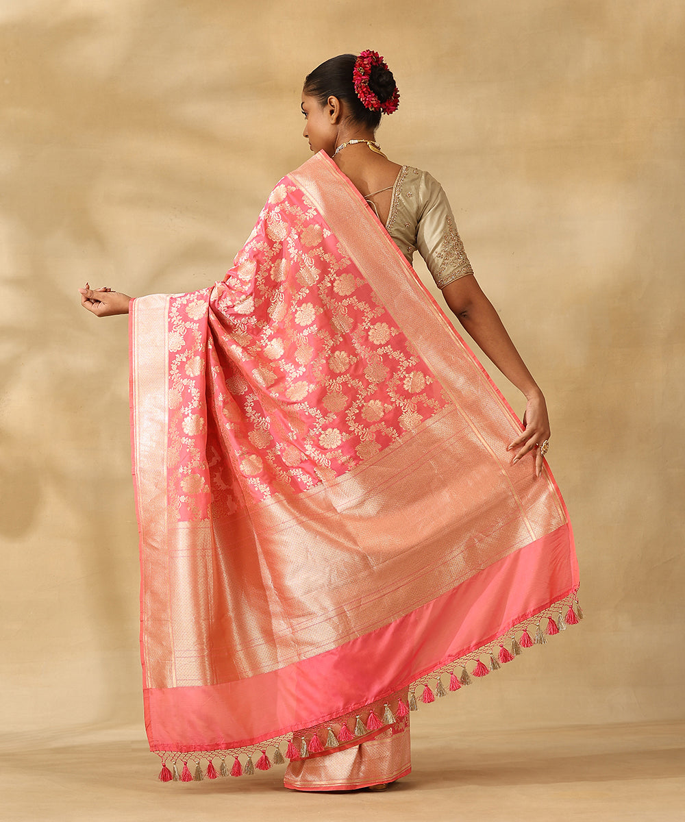 Handloom_Dusty_Pink_Pure_Katan_Silk_Banarasi_Saree_With_Champagne_Gold_Zari_Cutwork_Floral_Jaal_WeaverStory_03
