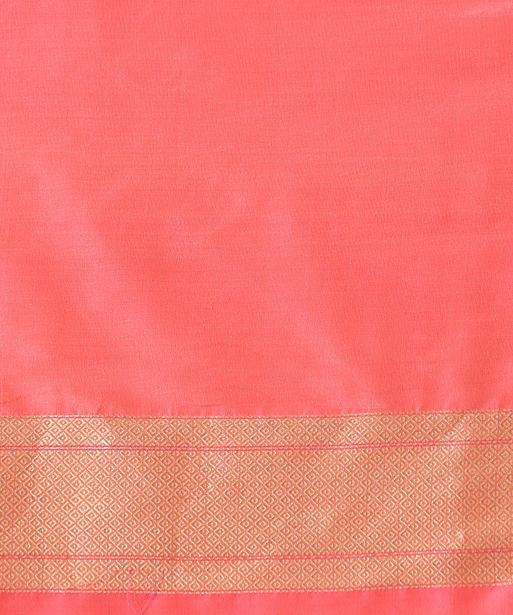 Handloom_Dusty_Pink_Pure_Katan_Silk_Banarasi_Saree_With_Champagne_Gold_Zari_Cutwork_Floral_Jaal_WeaverStory_05