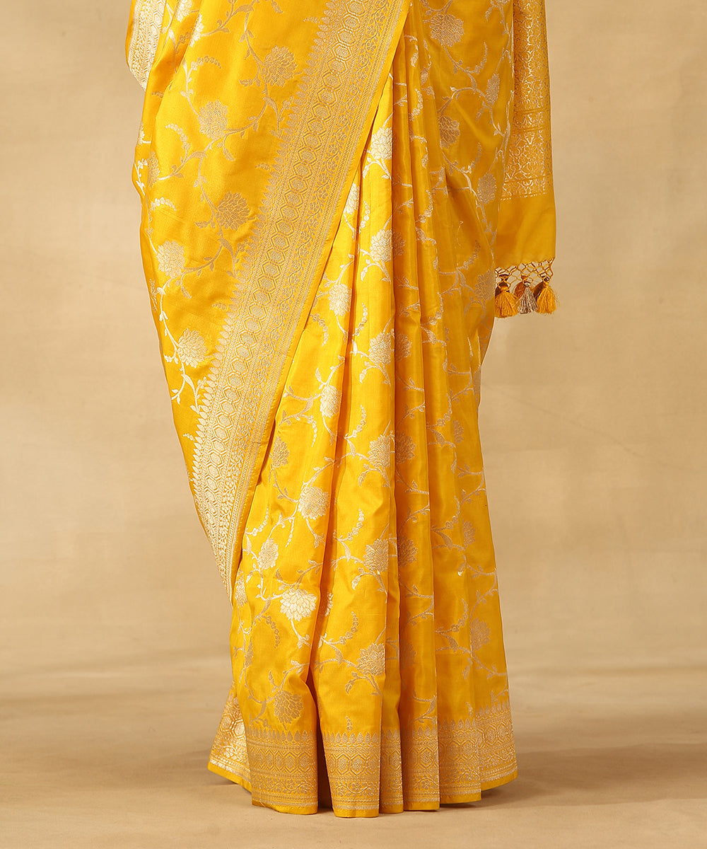 Mango_Yellow_Handloom_Pure_Katan_Silk_Banarasi_Saree_With_Champagne_Gold_Zari_Cutwork_Floral_Jaal_WeaverStory_04