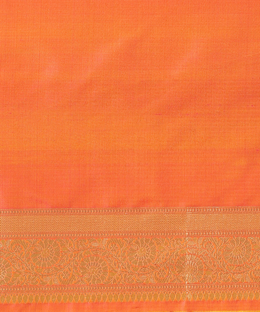 Handloom_Peach_And_Pink_Dual_Tone_Pure_Katan_Silk_Banarasi_Saree_With_Champagne_Gold_Zari_Cutwork_Booti_WeaverStory_05