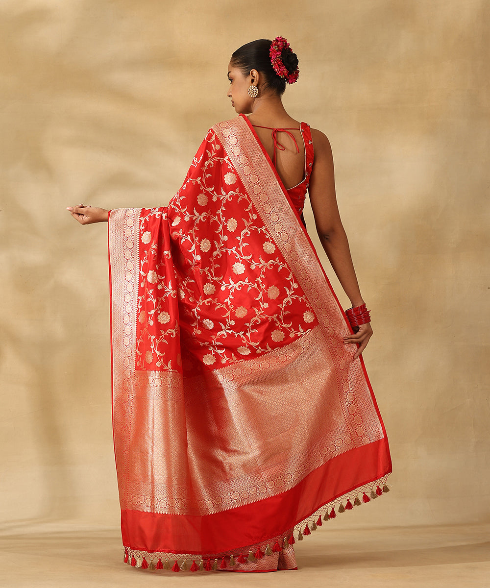 Red_Handloom_Pure_Katan_Silk_Banarasi_Saree_With_Champagne_Gold_Zari_Cutwork_Floral_Jaal_WeaverStory_03